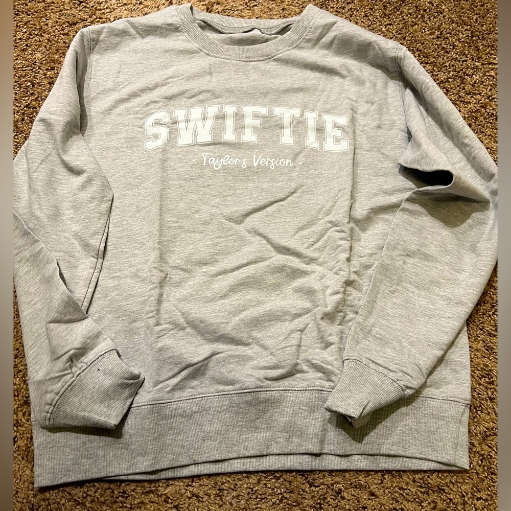 Swiftie Crewneck Size L NWOT